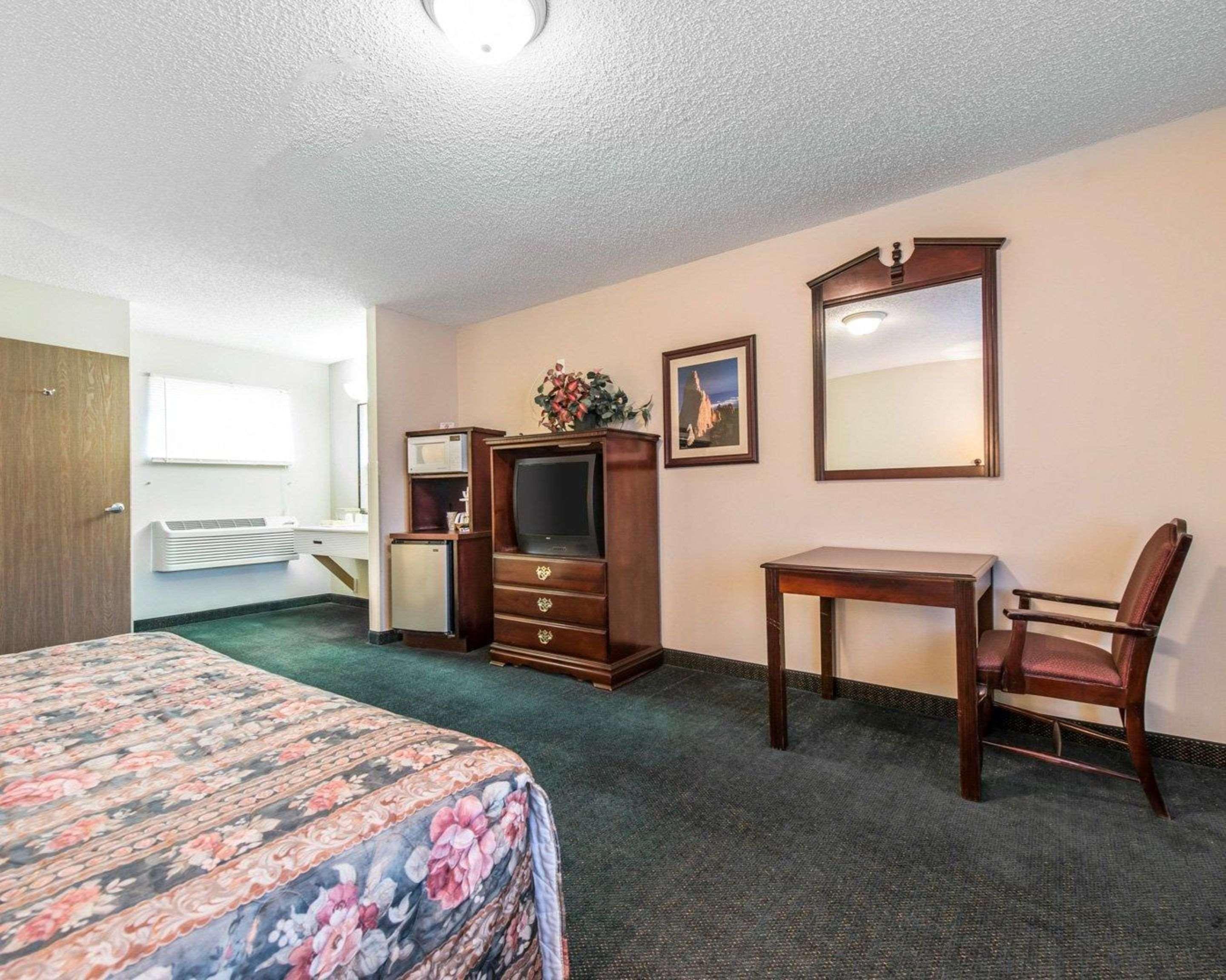 Quality Inn & Suites Manitou Springs At Pikes Peak エクステリア 写真